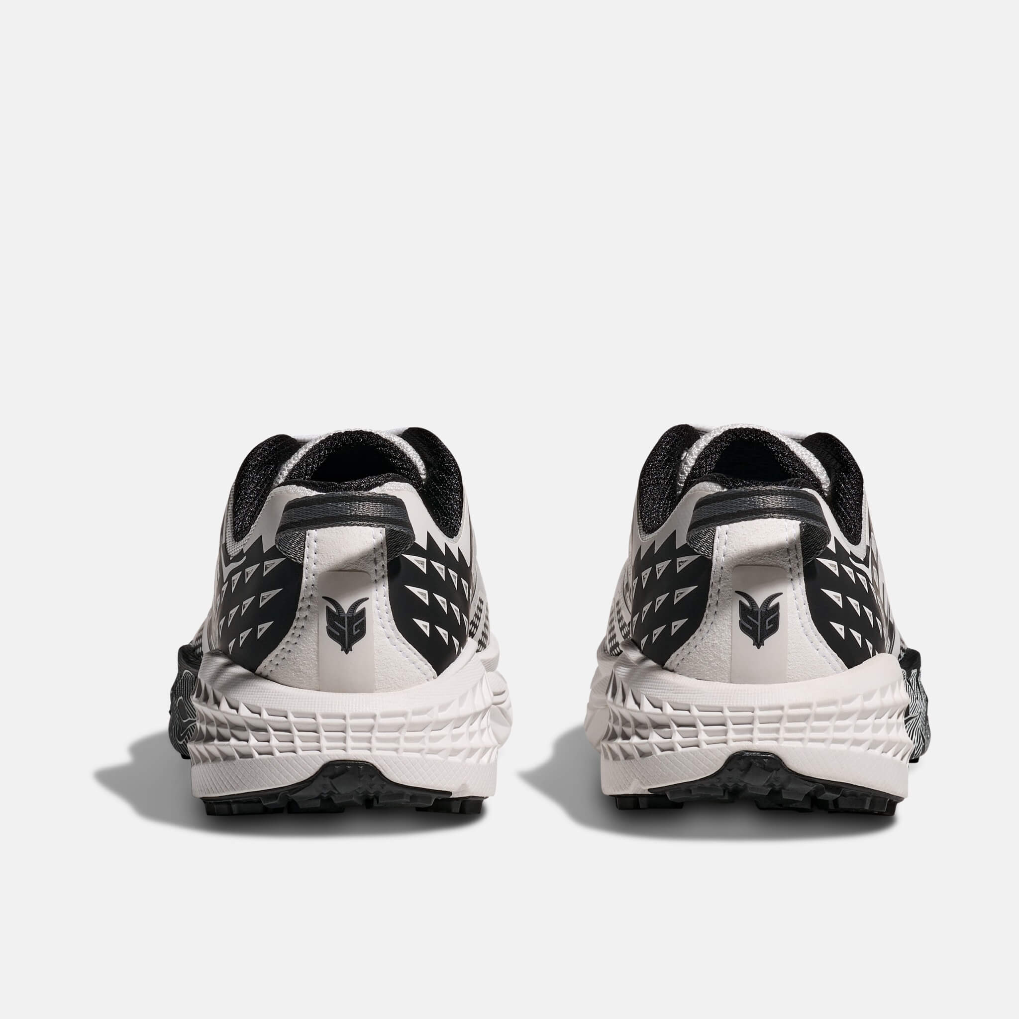 Unisex czarno-białe sneakersy Hoka Speedgoat 2