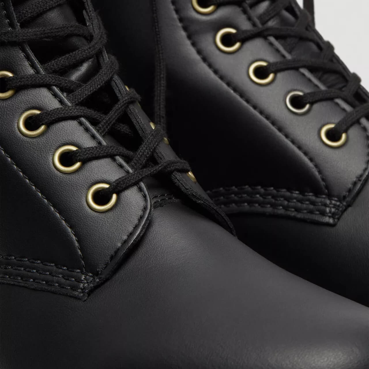 Czarne botki Dr. Martens 1460 Vegan
