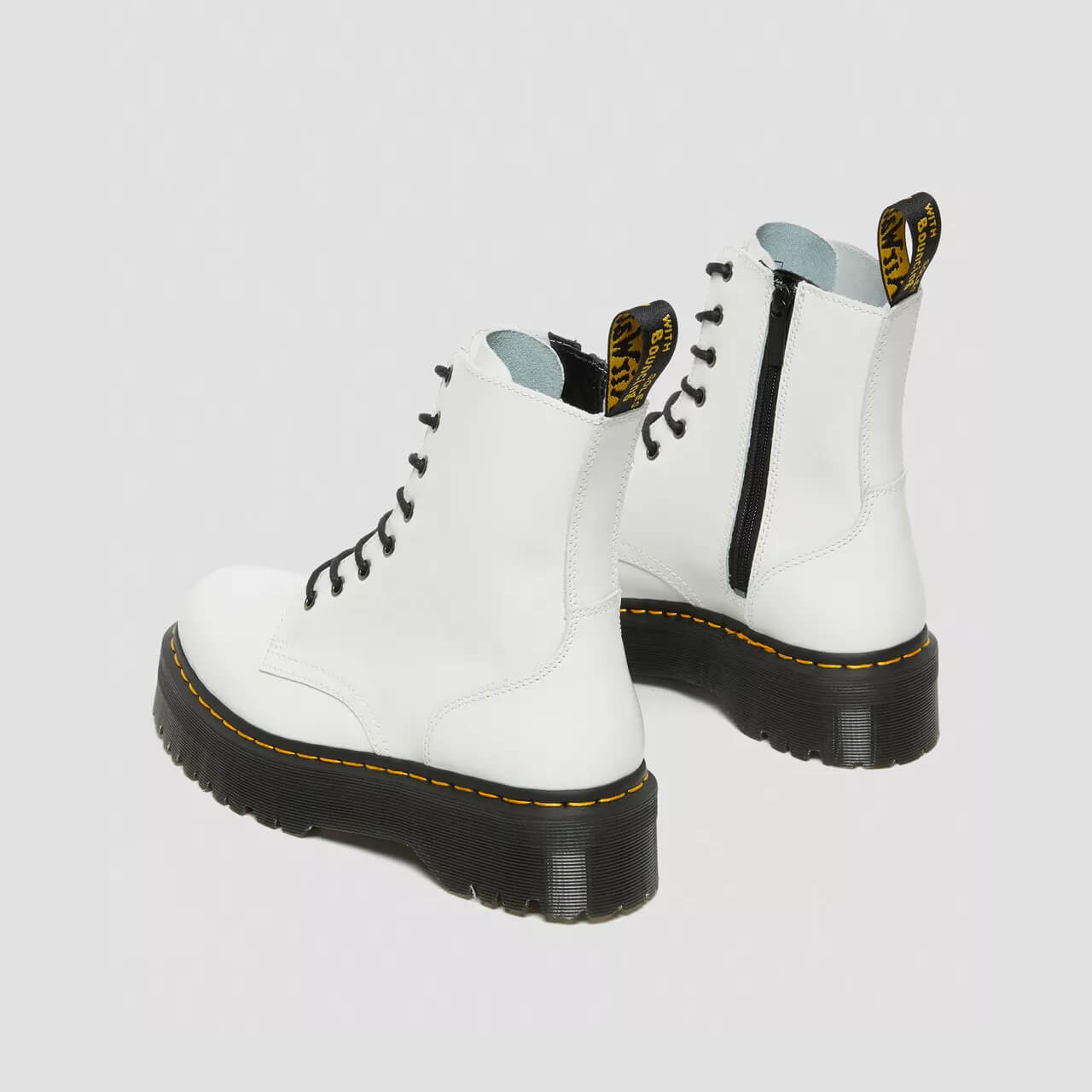 Białe botki Dr. Martens Jadon