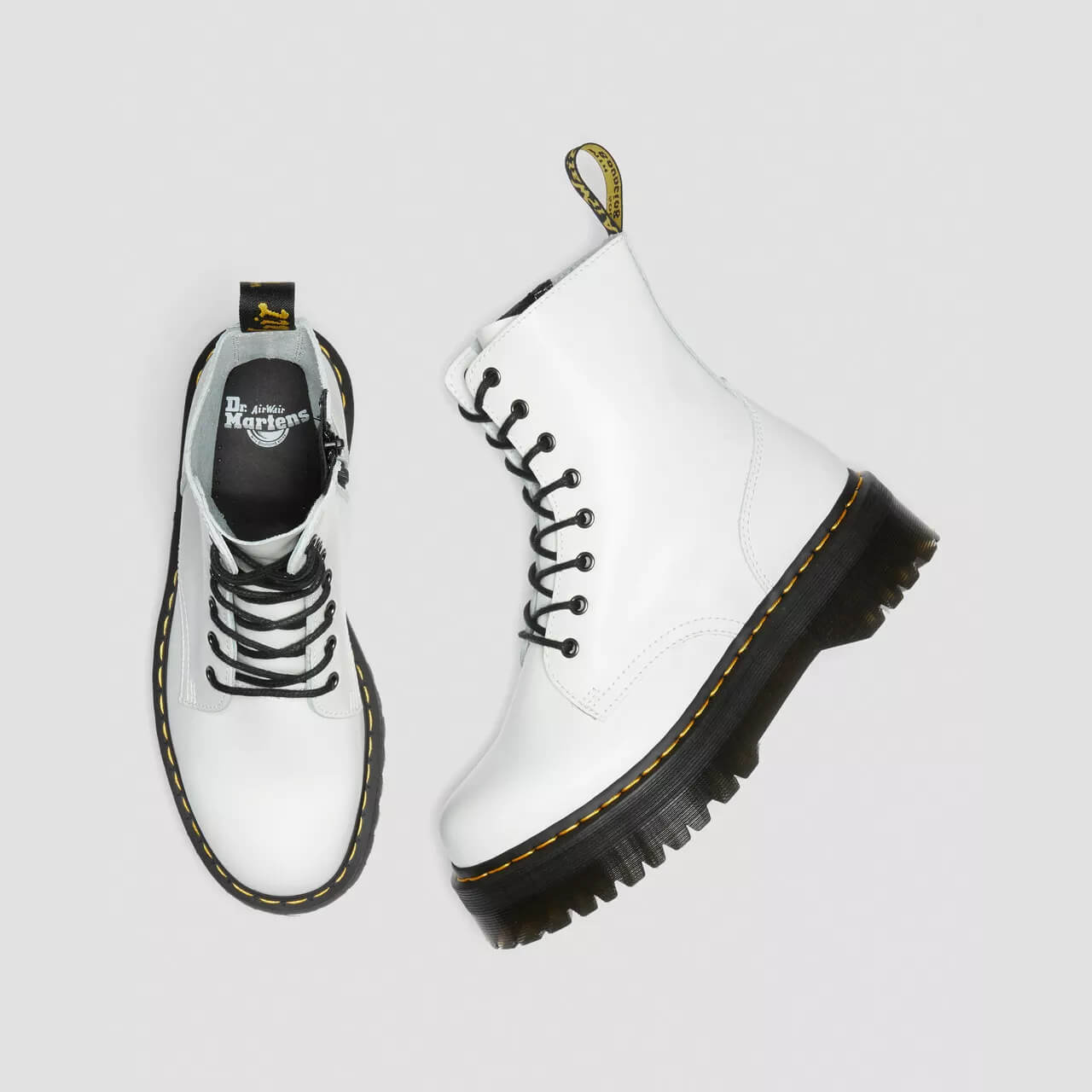 Białe botki Dr. Martens Jadon