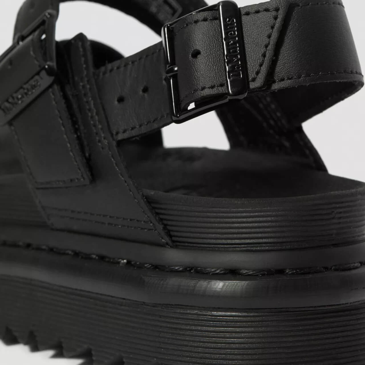 Czarne sandały damskie Dr. Martens Voss