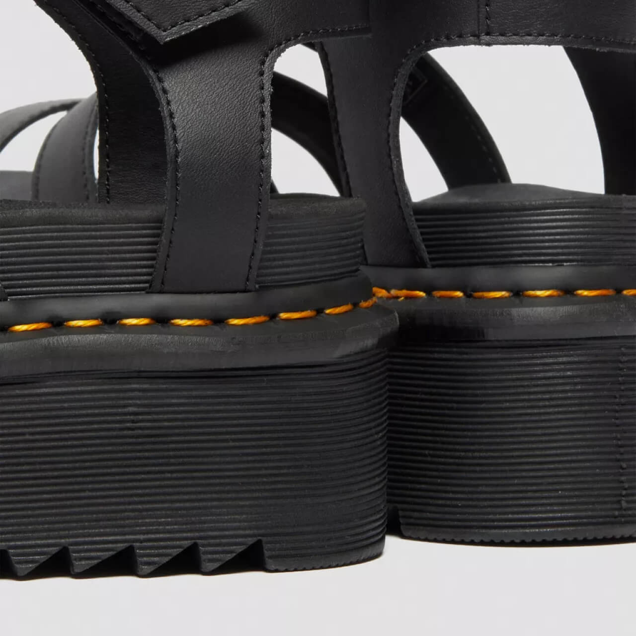 Czarne sandały damskie Dr. Martens Blaire Quad