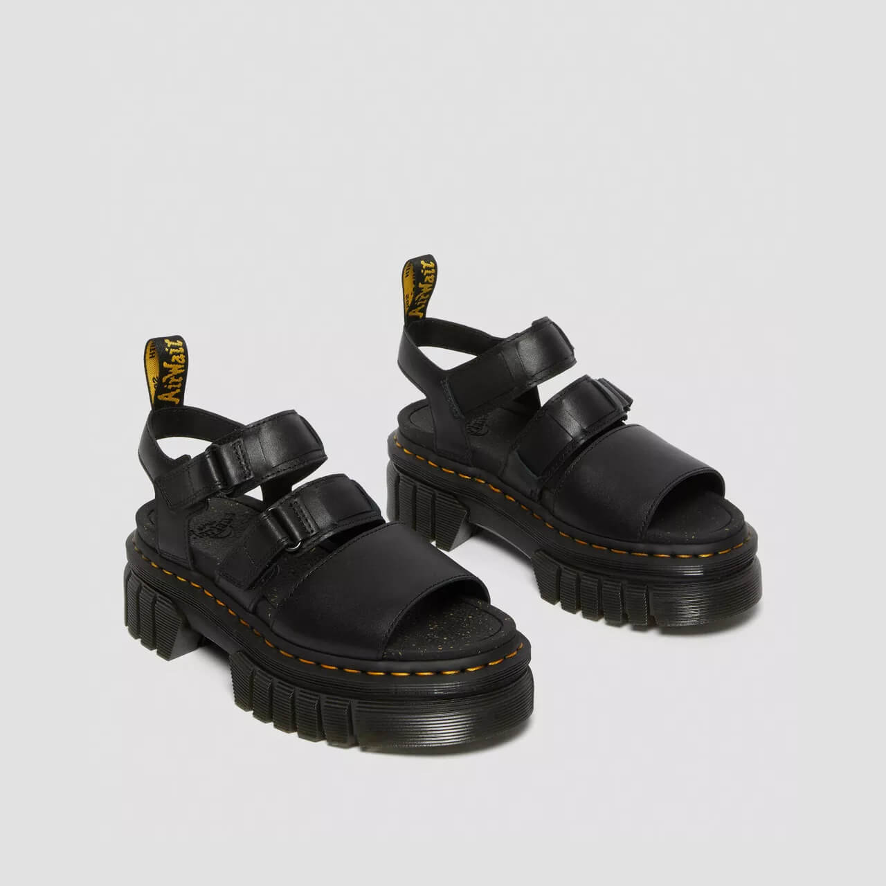 Damskie czarne sandały Dr. Martens Ricki 3-Strap