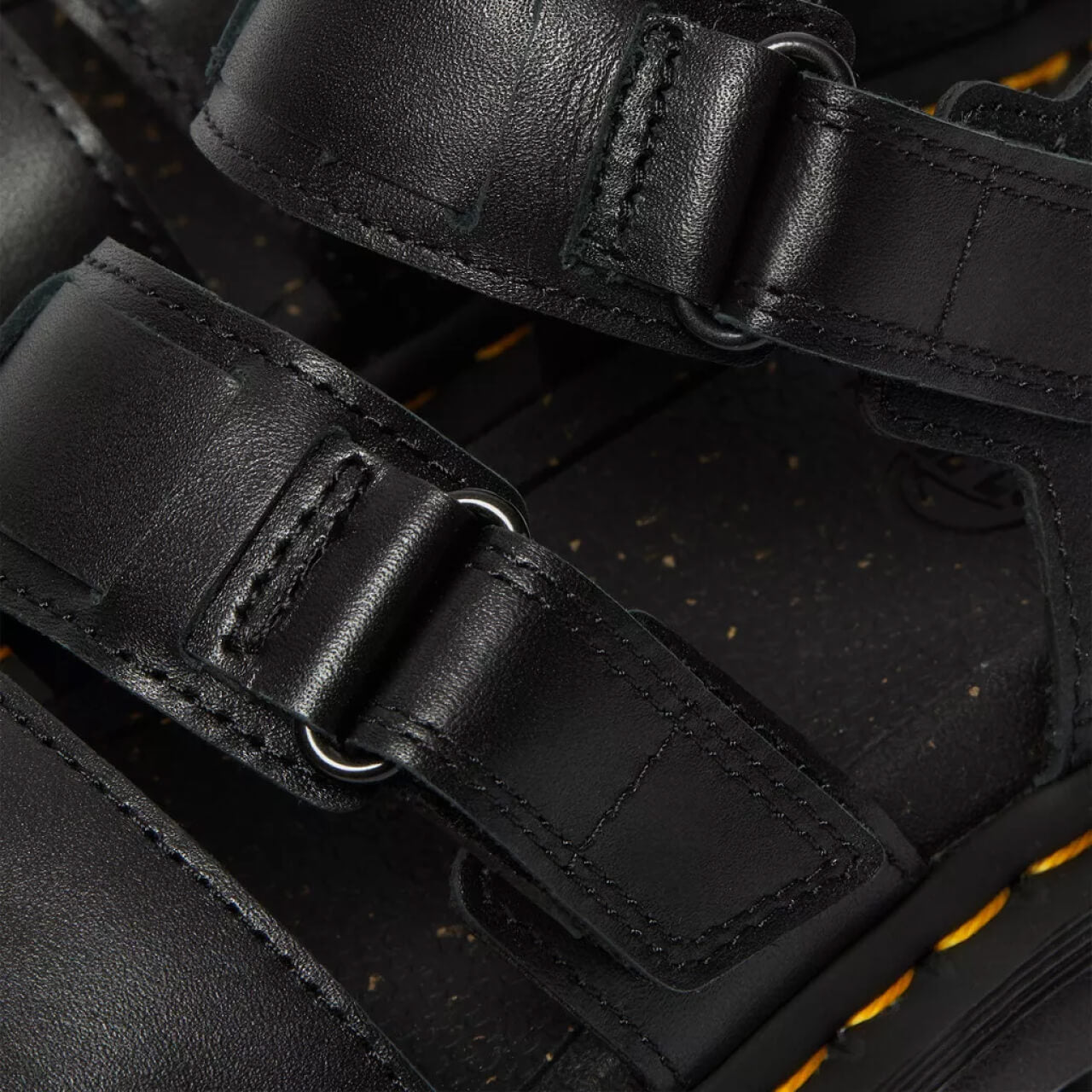 Damskie czarne sandały Dr. Martens Ricki 3-Strap