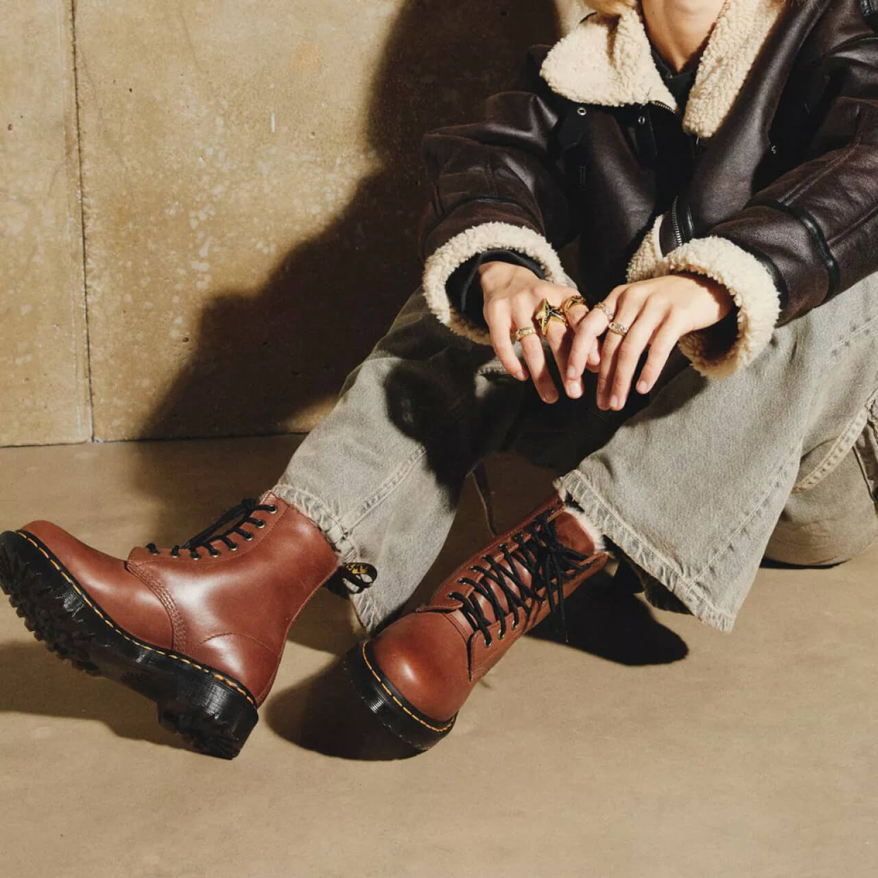 Damskie brązowe botki Dr. Martens 1460 Serena