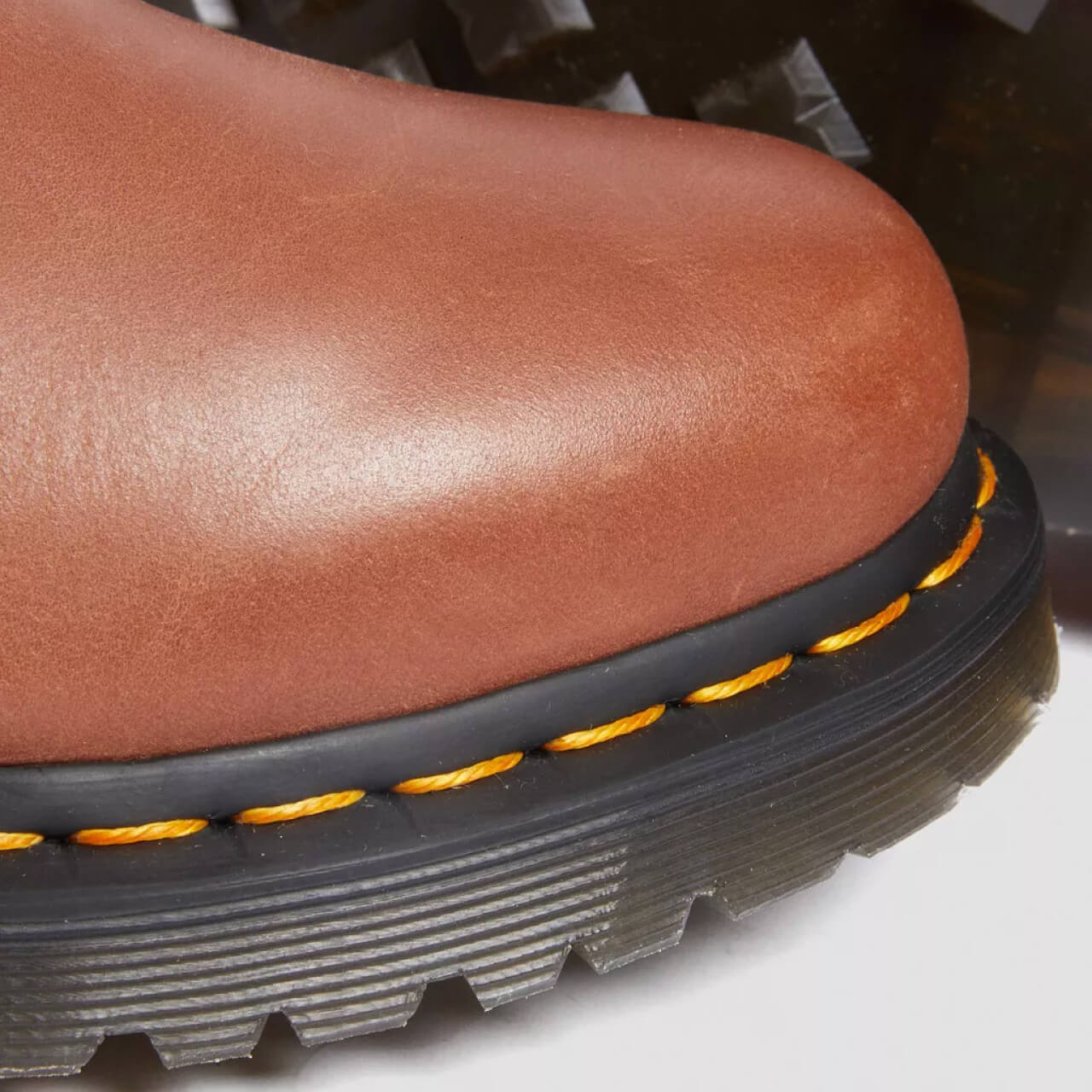 Damskie brązowe botki Dr. Martens 1460 Serena