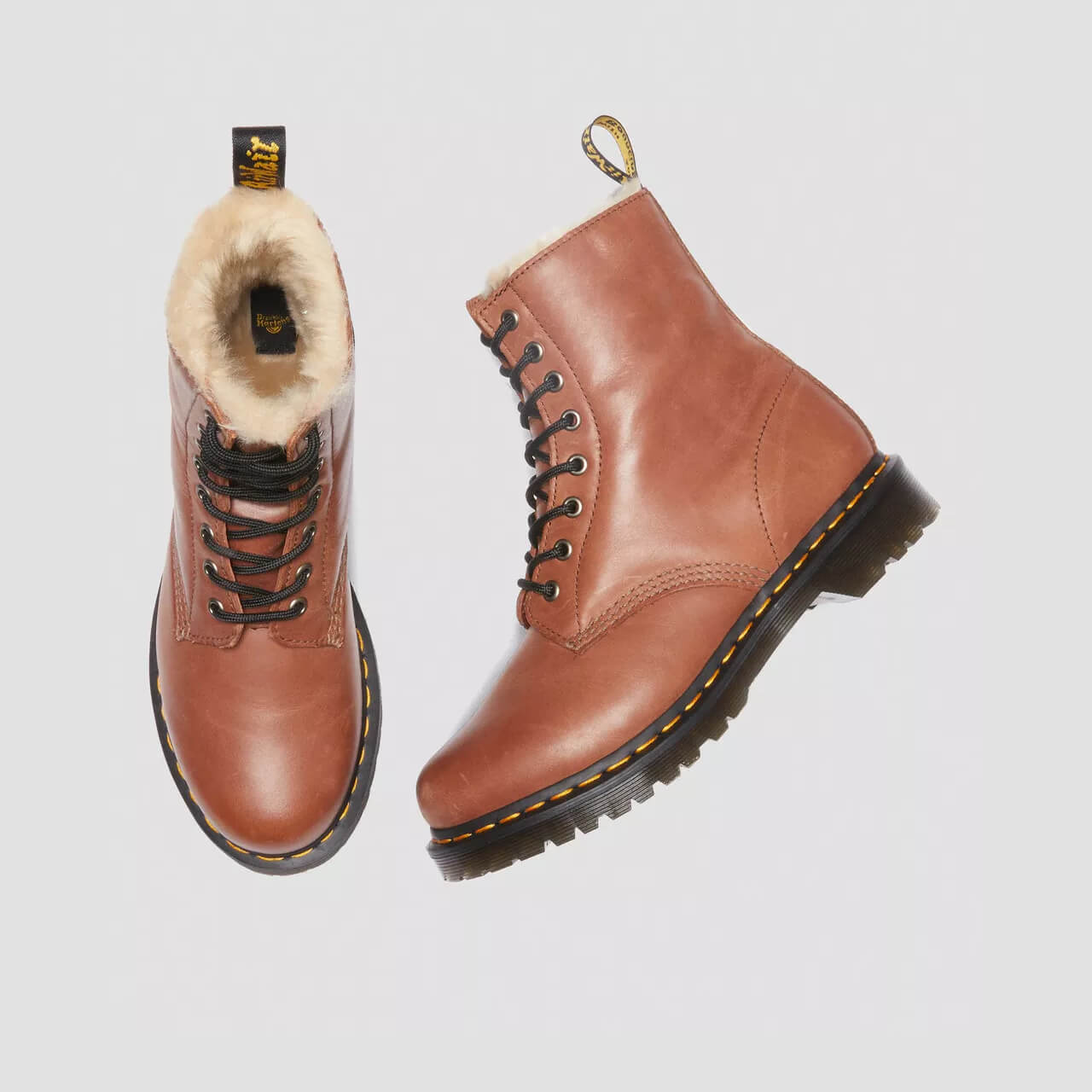 Damskie brązowe botki Dr. Martens 1460 Serena