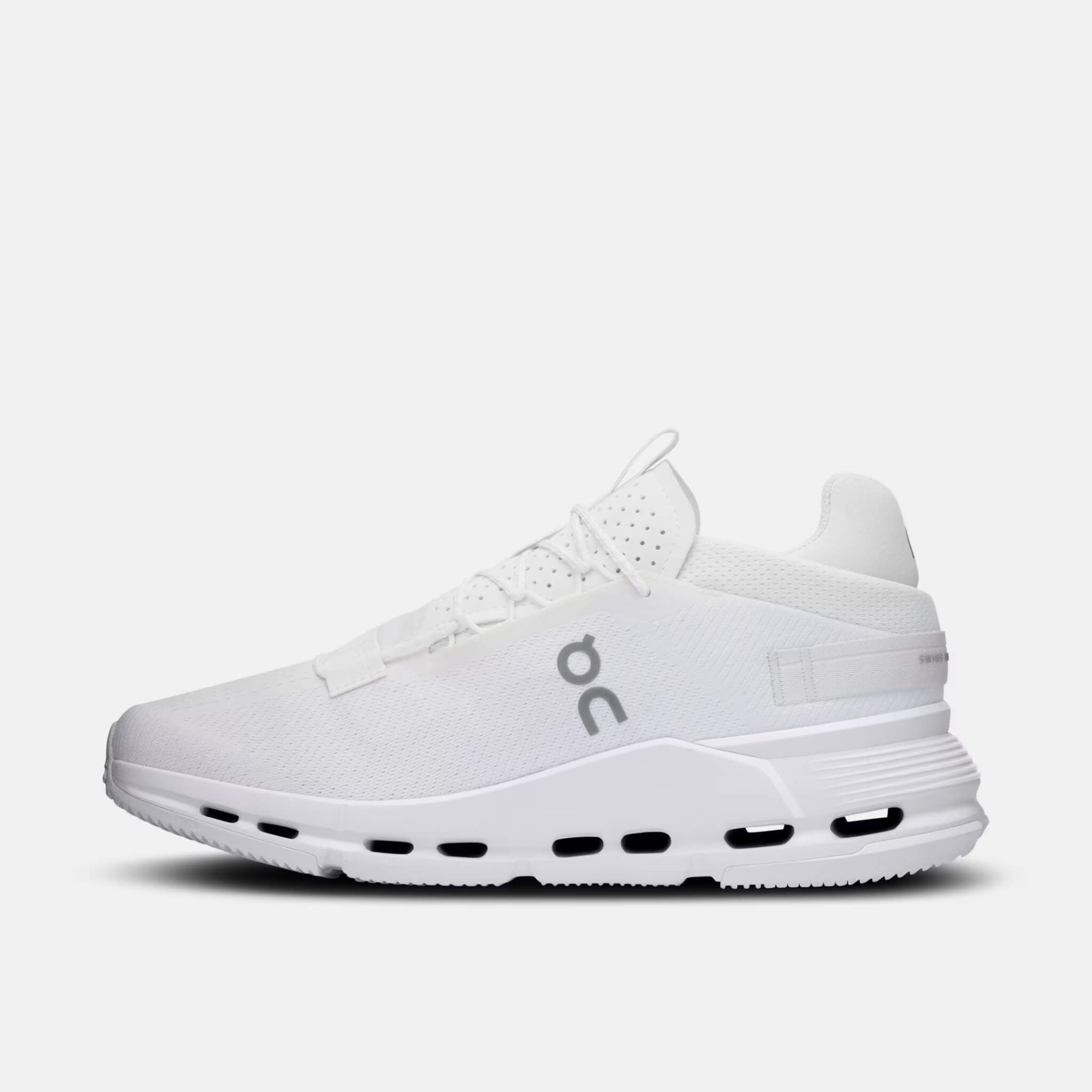 Men's white sneakers On Cloudnova 2