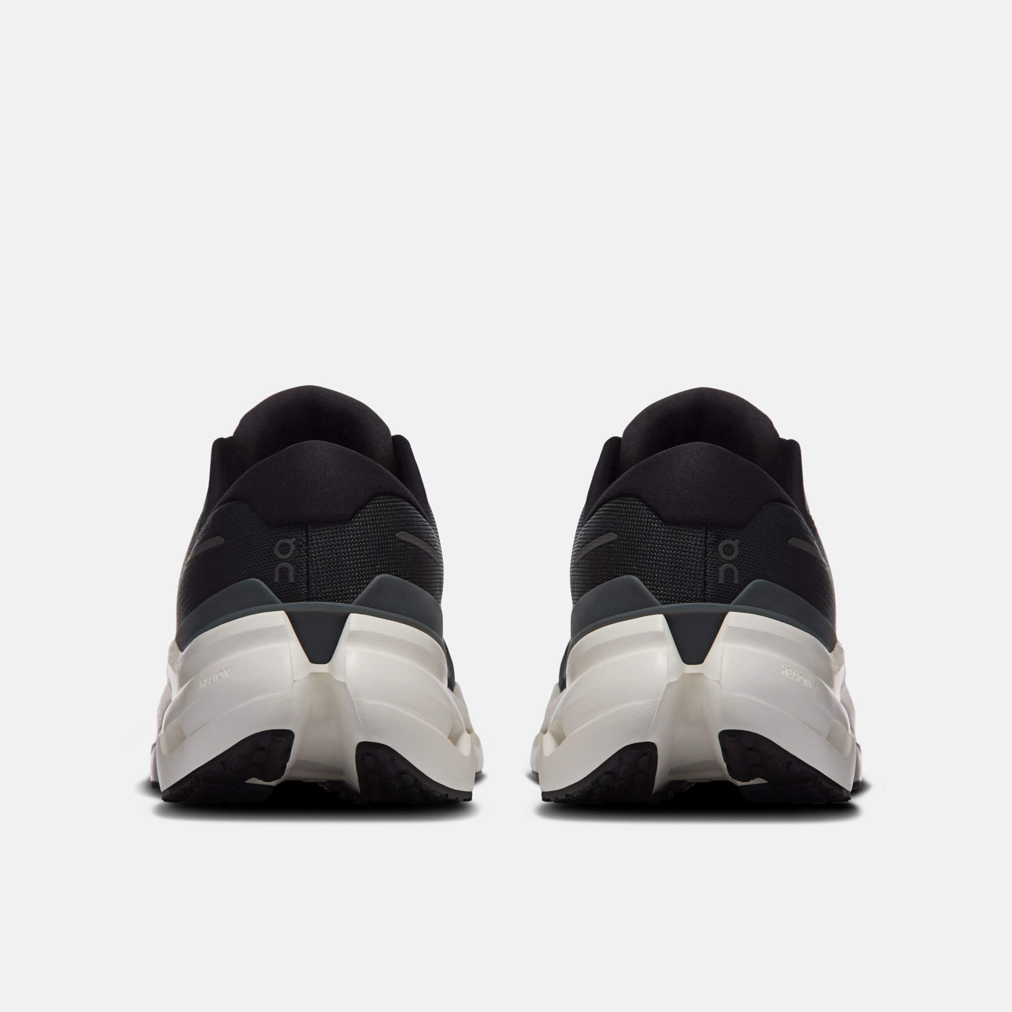 Męskie czarno-szare sneakersy On Cloudrunner 3