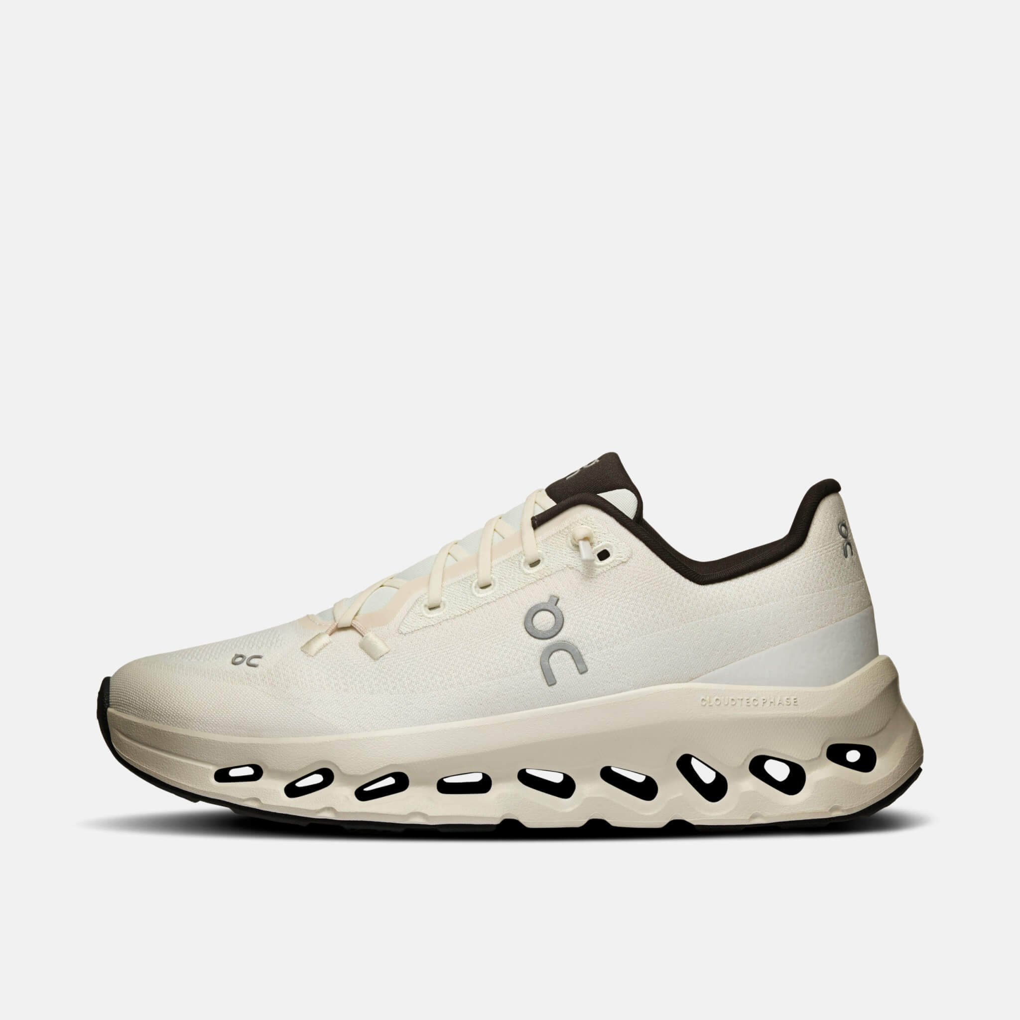Women's beige sneakers On Cloudtilt