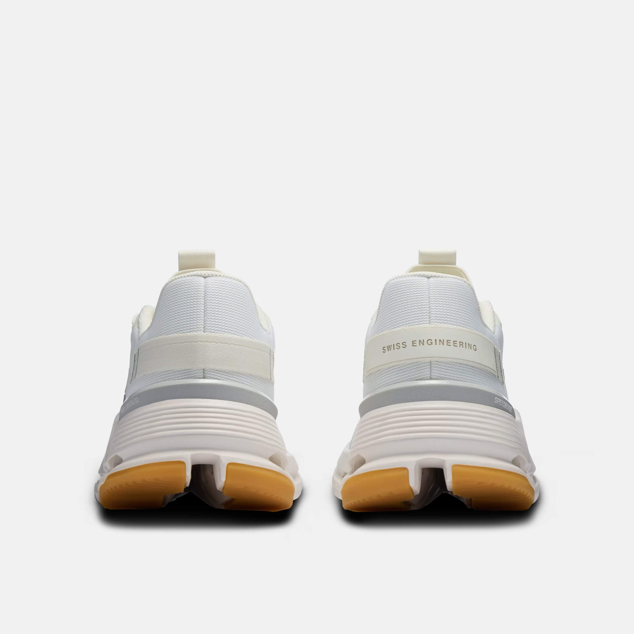 Damskie białe sneakersy On Cloudnova Form 2
