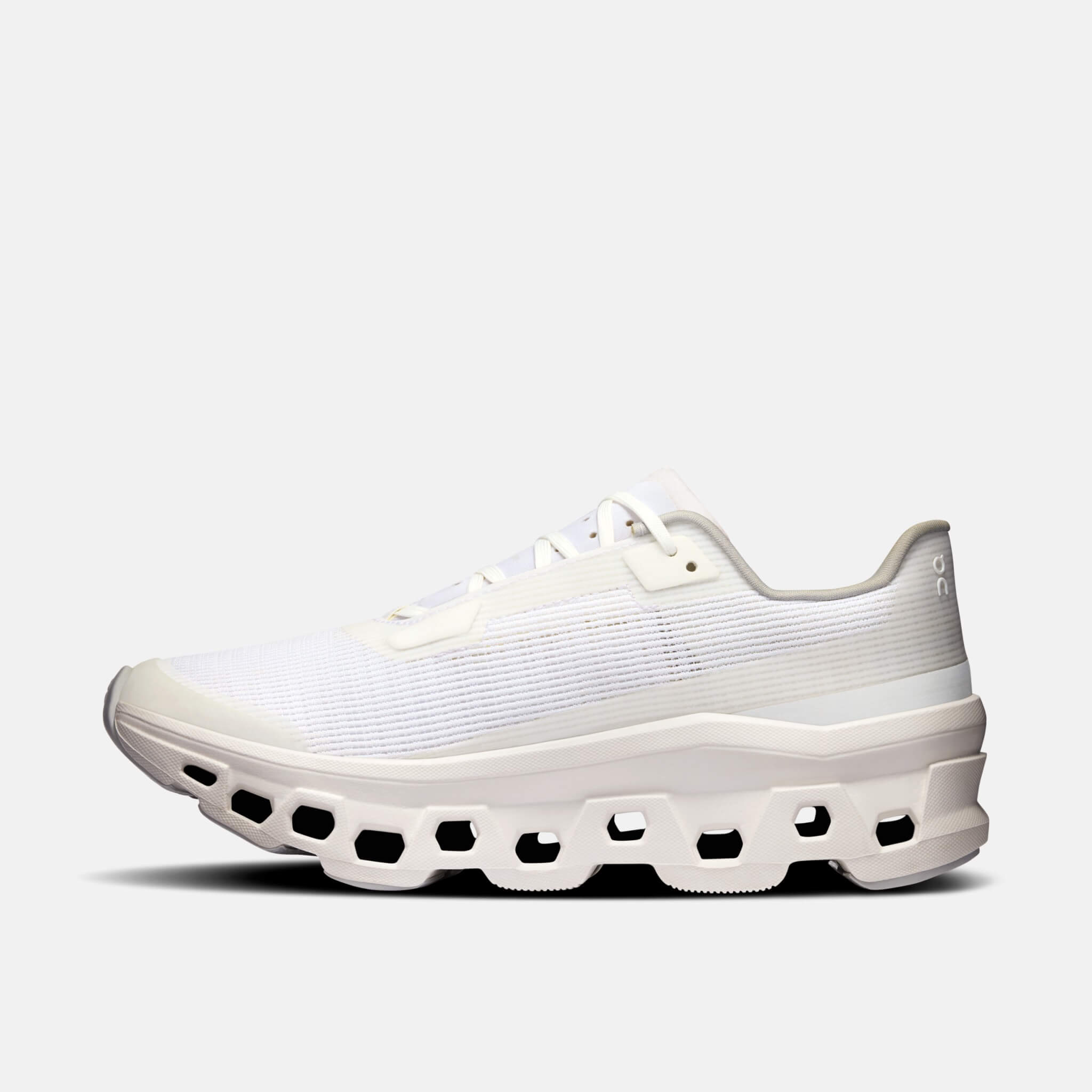 Damskie białe buty do biegania On Cloudmonster Void