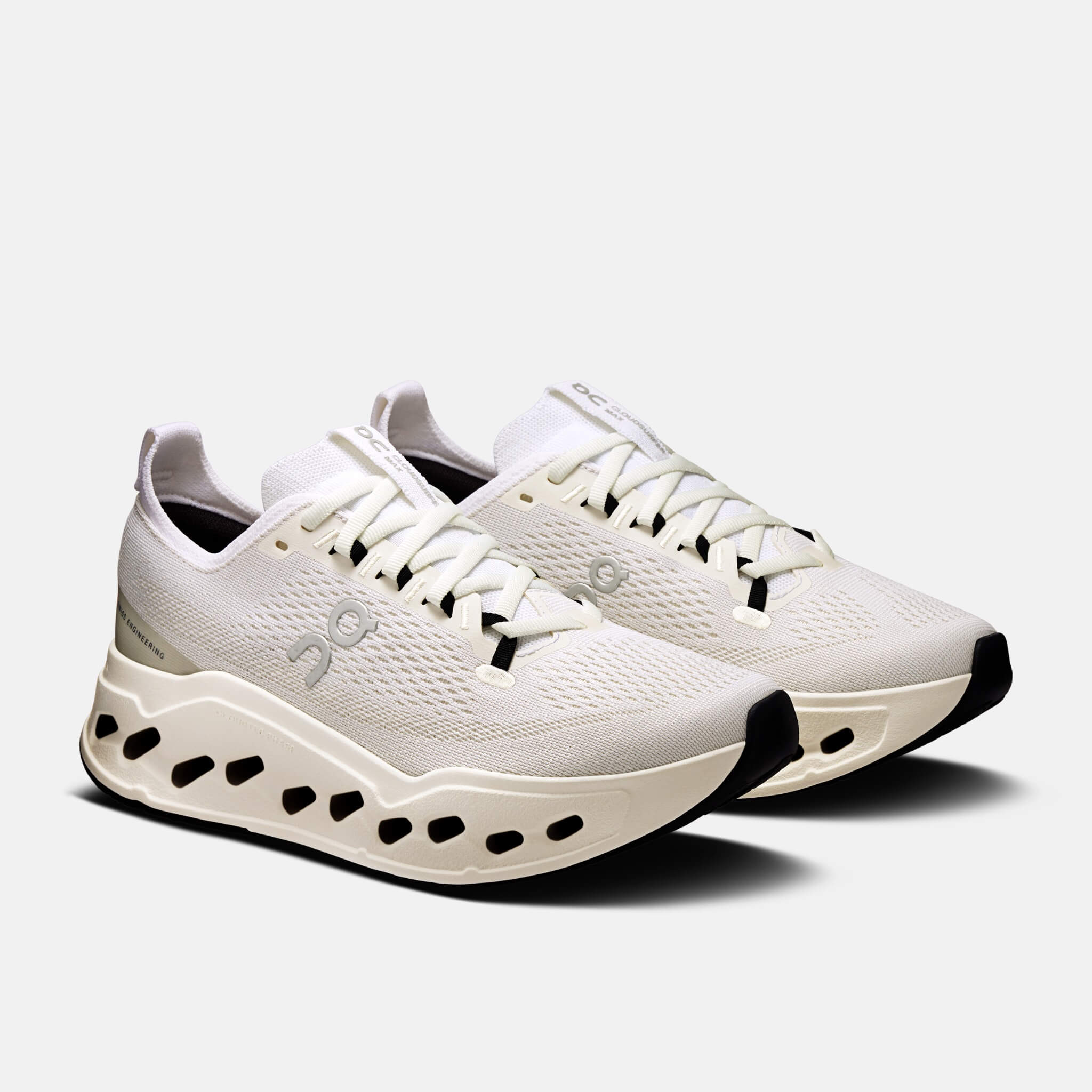 Damskie białe buty do biegania On Cloudsurfer Max