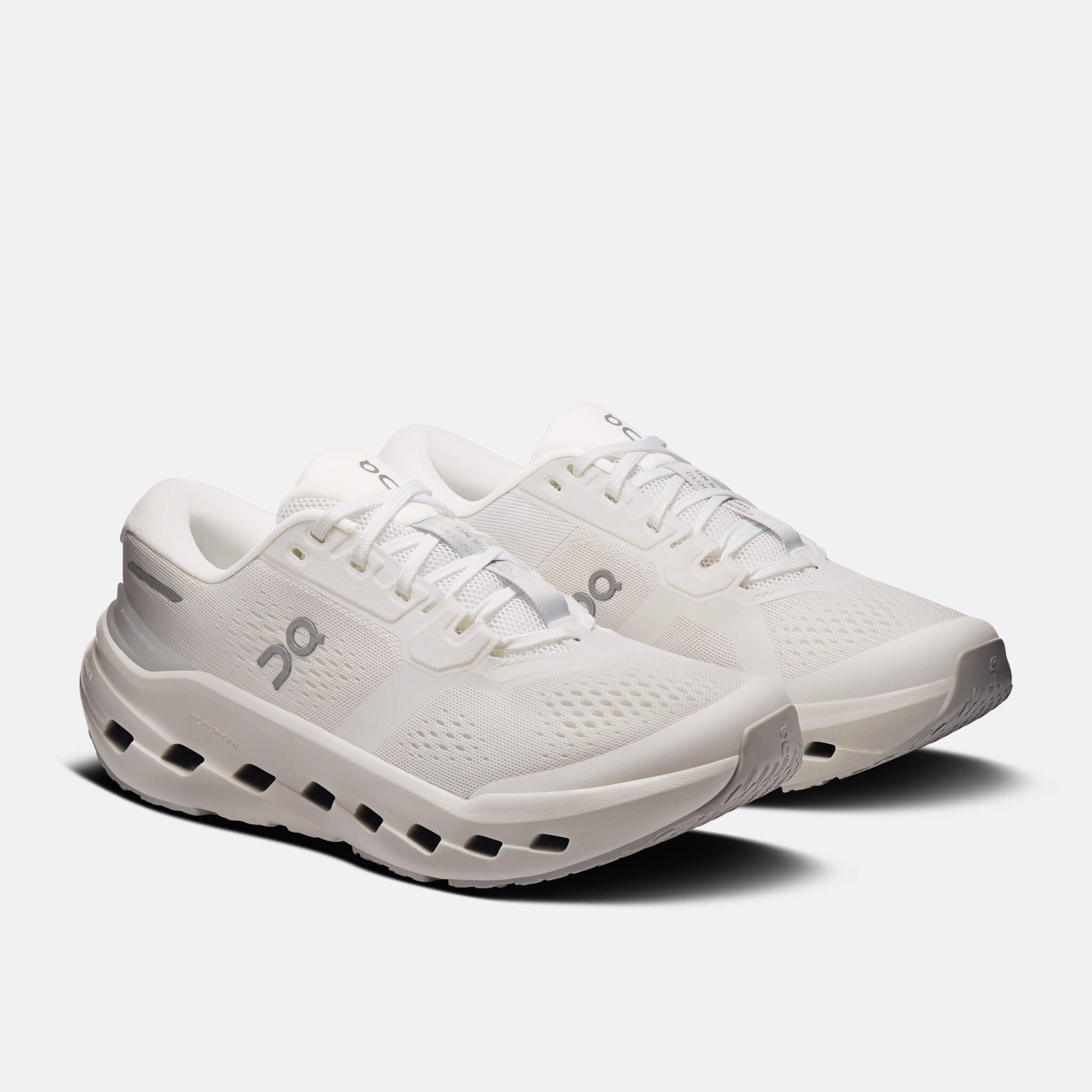 Damskie biało-szare buty On Cloudrunner 3