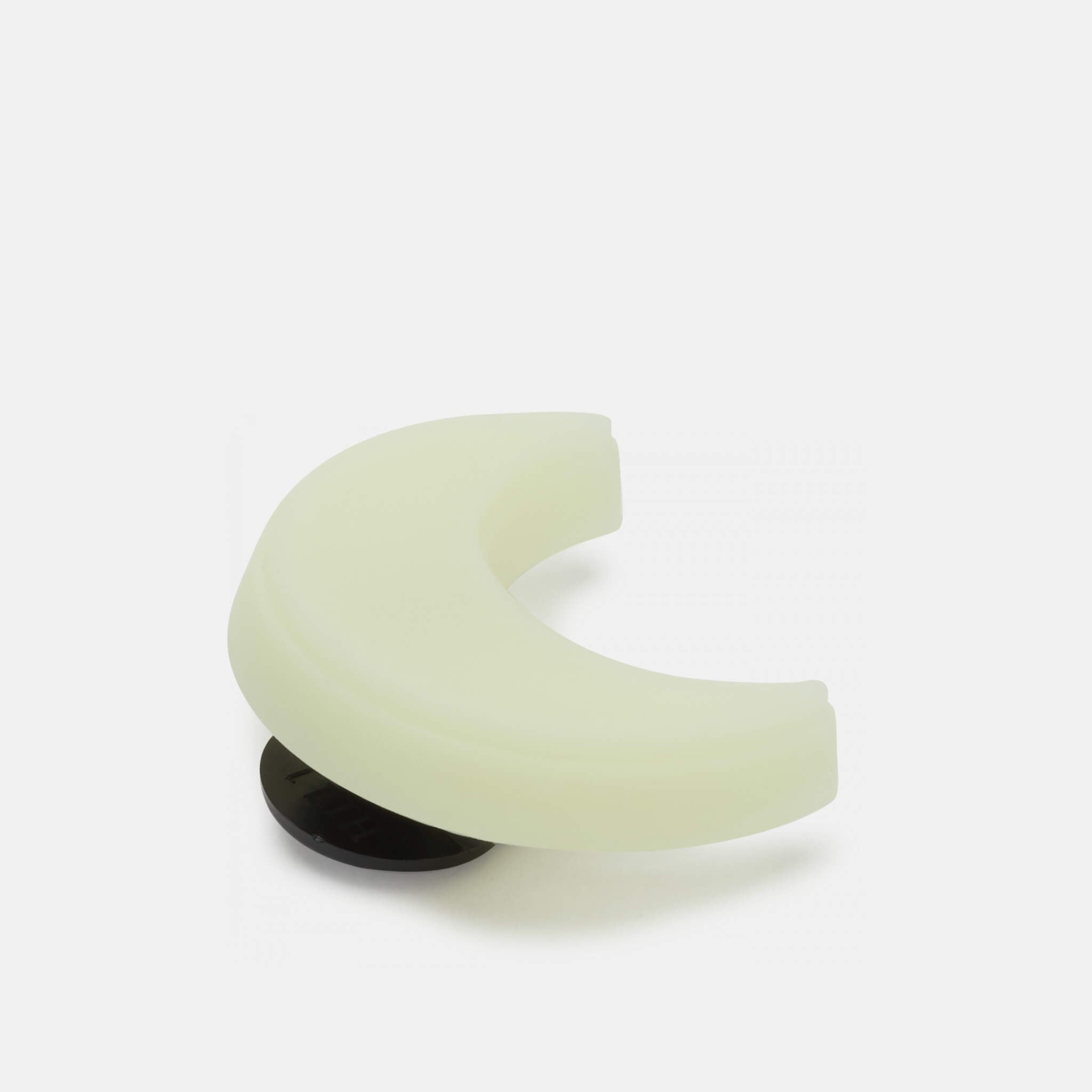 Jibbitz – Glow In The Dark Crescent Moon Pin