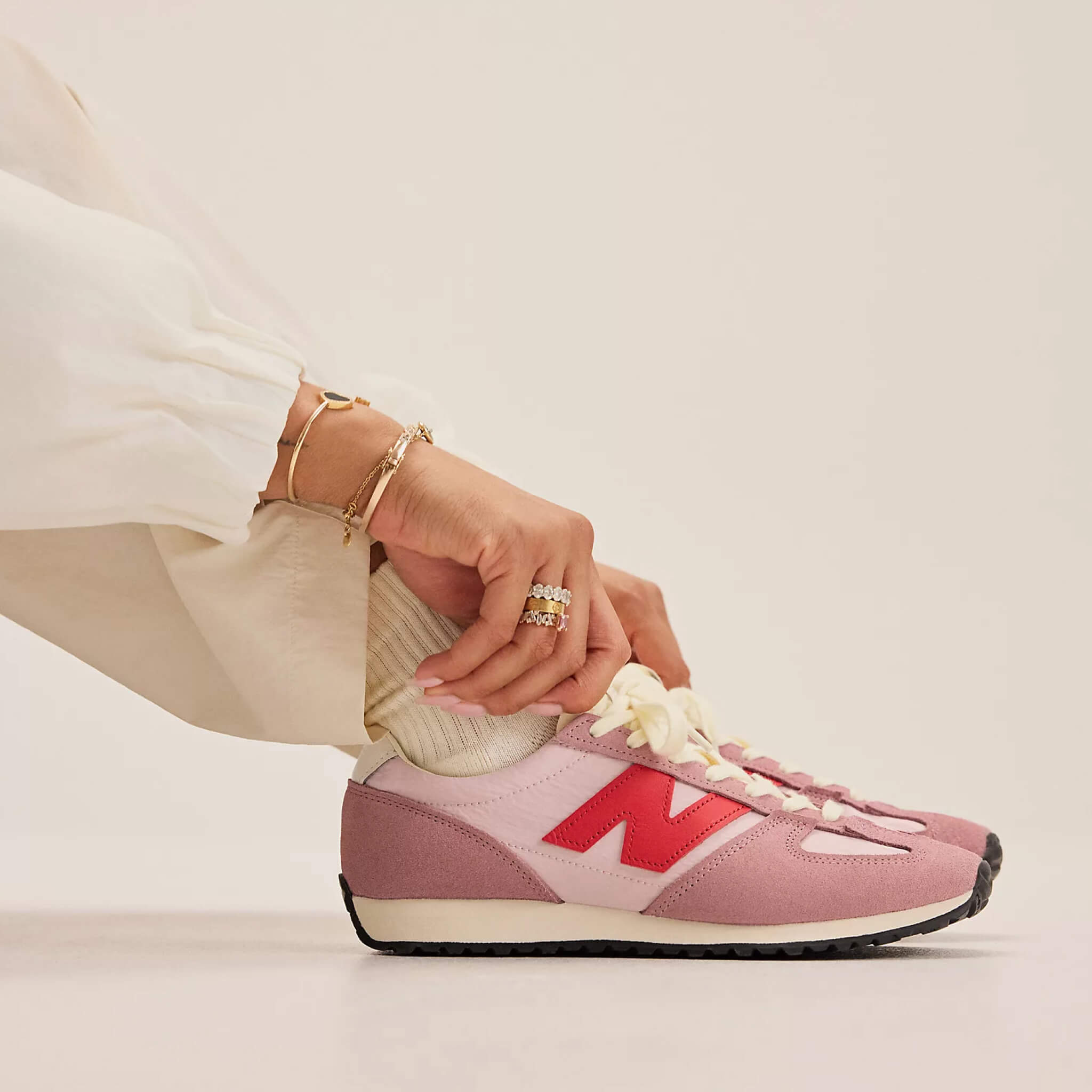 Unisex różowo-czerwone sneakersy New Balance U4716SA